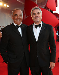 Alfonso Cuarón con il Direttore della Mostra Alberto Barbera
